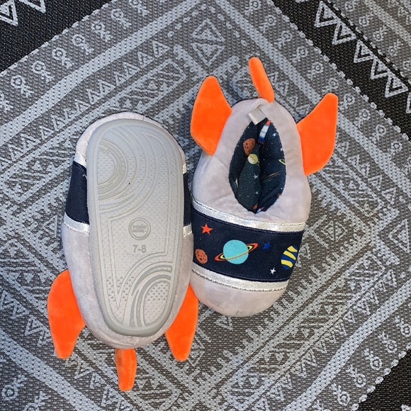 Rocket ship slippers 🚀 | size 7-8 toddler - Picture 3 of 6